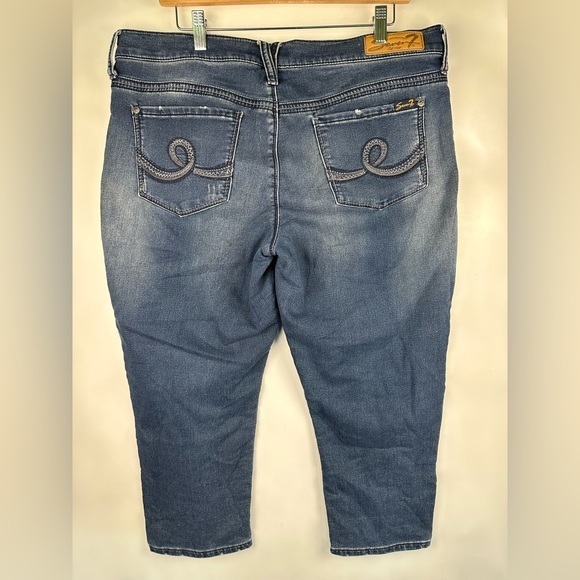 Seven7 Women’s Capri‎ Girlfriend Sz 12 Medium Wash distressed - Picture 2 of 11